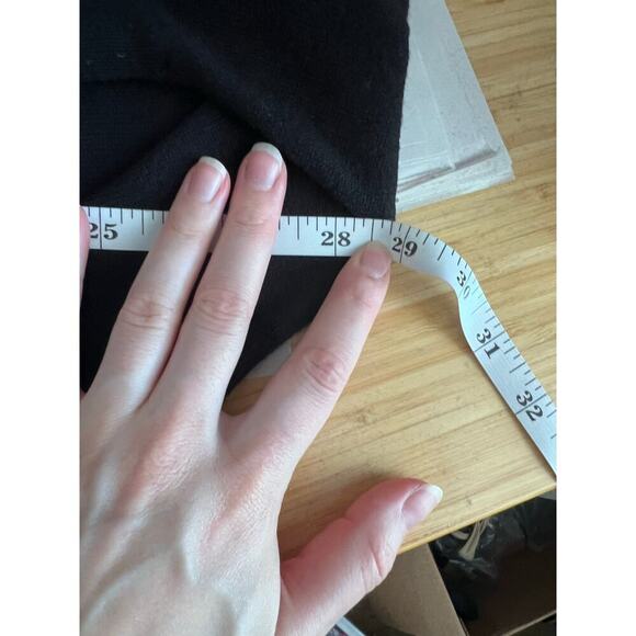 Vince Women's XS 100% Cashmere Sweater Black Slouchy Fit Crew Scoop Neck FLAWS - Picture 11 of 13